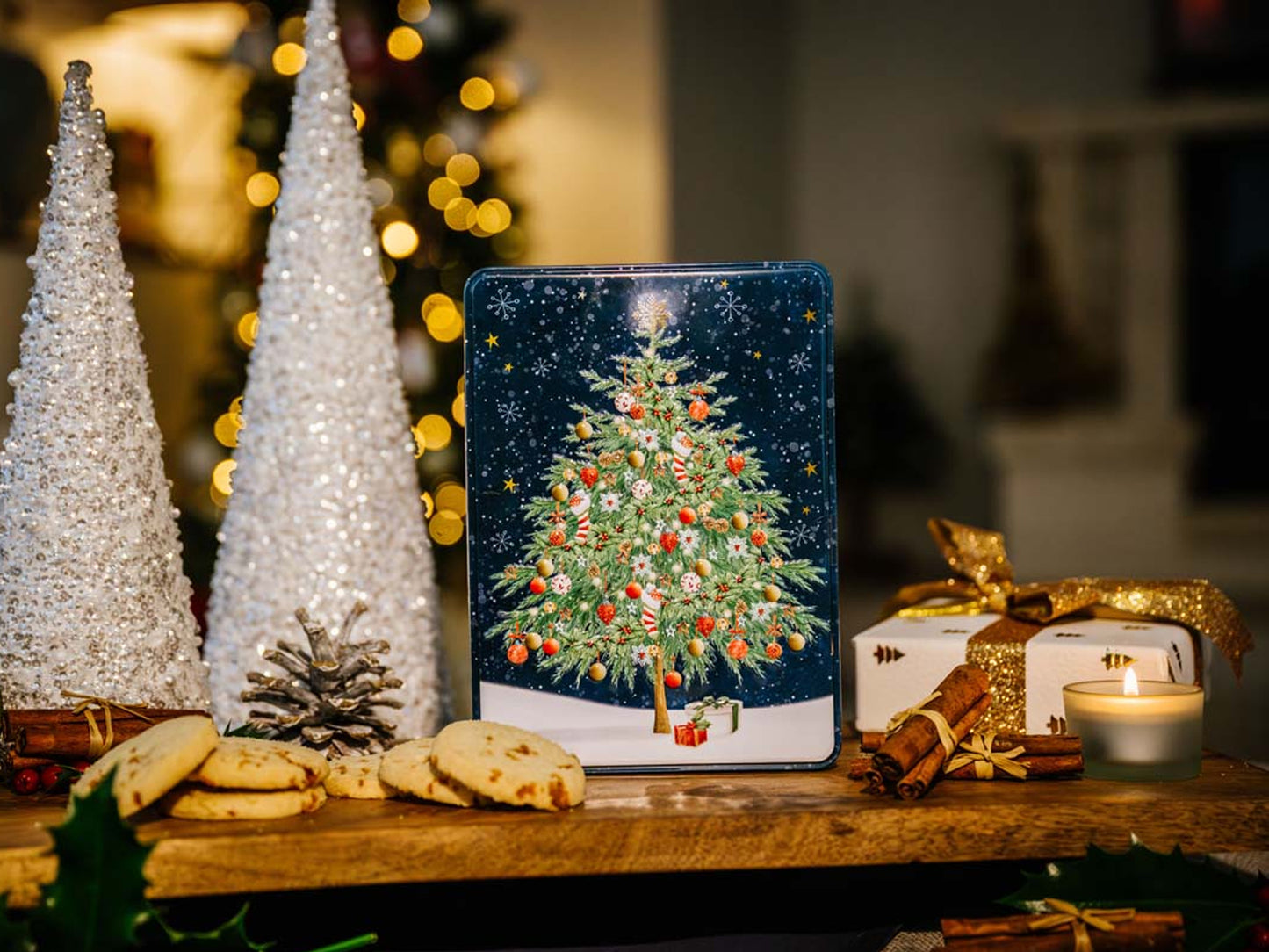 LATTA DI BISCOTTI INGLESI AL CARAMELLO - ALBERO DI NATALE - FARMHOUSE